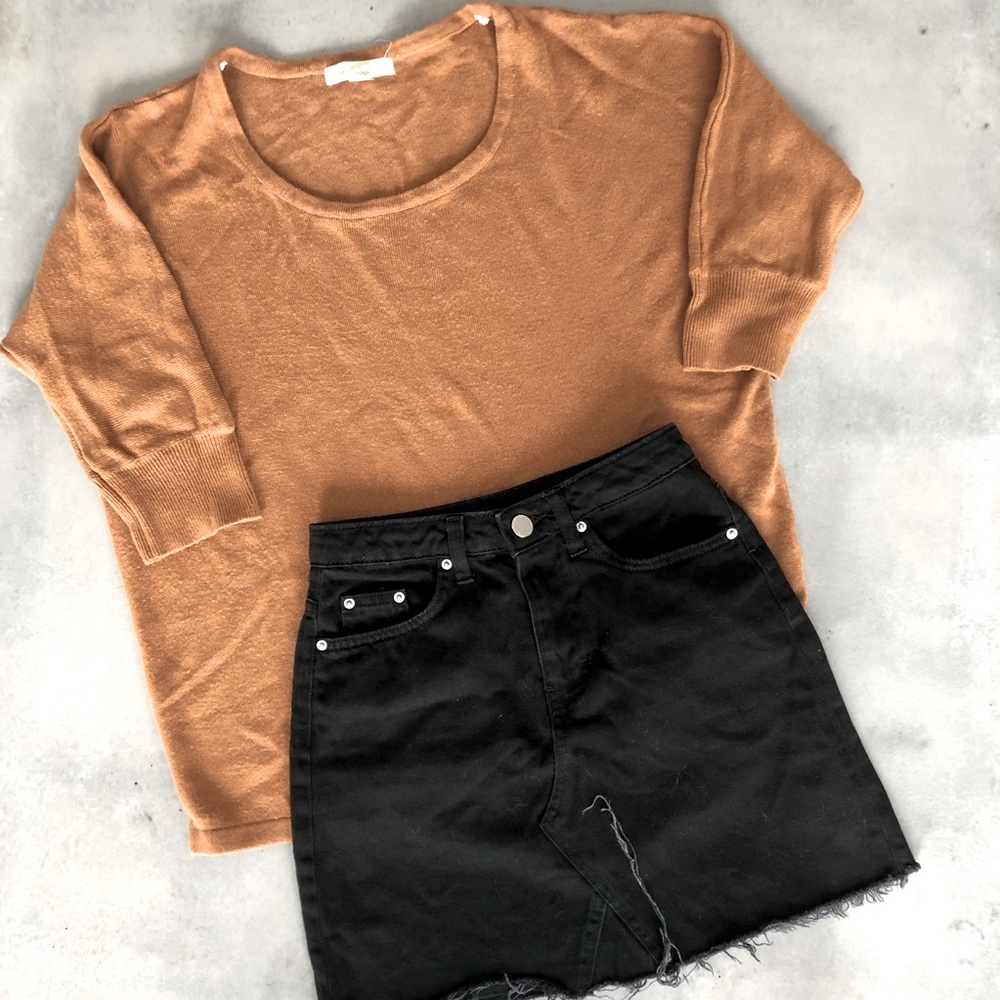 Black Divided Frayed Denim Mini Skirt